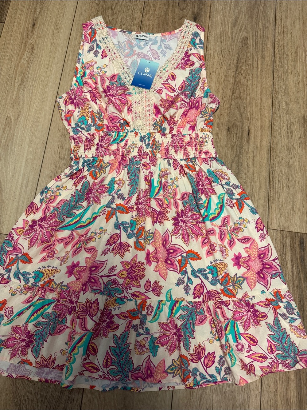 Cupshe NWT M LACE V-Neck Sundress Cream BASE seafoam pink fuscia sundress
